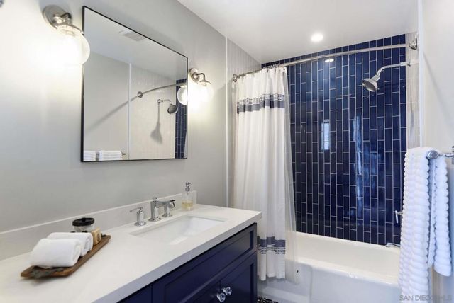 7978 Caminito Del Cid, La Jolla, CA 92037