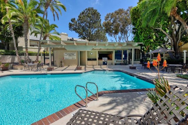 7978 Caminito Del Cid, La Jolla, CA 92037