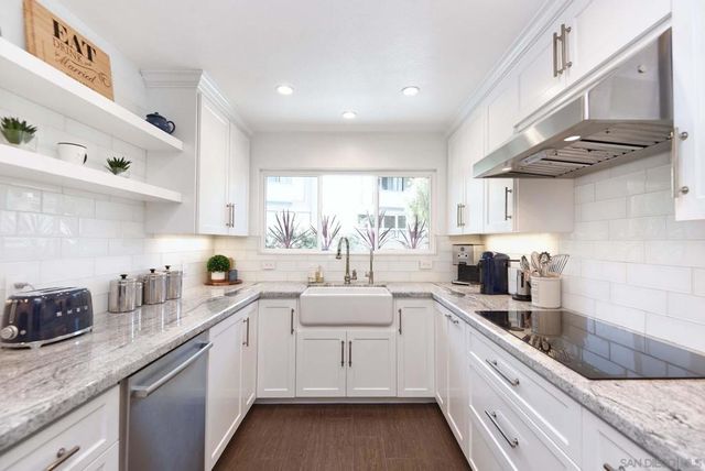7978 Caminito Del Cid, La Jolla, CA 92037