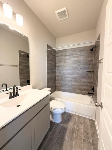 1052 Apple Ridge Road, Magnolia, TX 77355