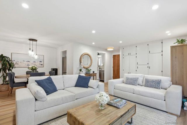 858 E Ave, Coronado, CA 92118