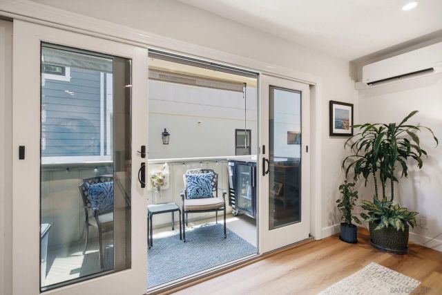 858 E Ave, Coronado, CA 92118