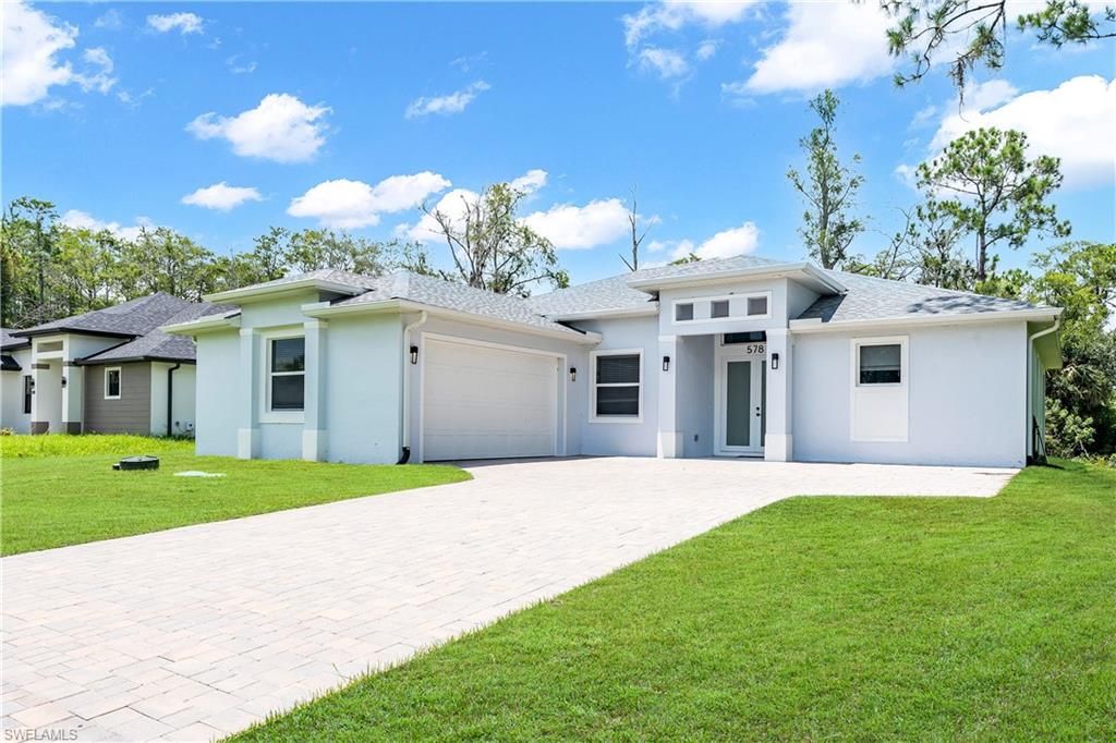 578 Woodview DR, LEHIGH ACRES, FL 33972 — photo 2