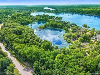 6100 PONTIAC TRAIL, West Bloomfield Charter Township, MI 48323