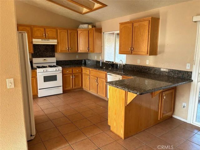 11906 Apatite Avenue, Hesperia, CA 92345