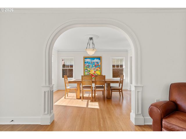 2237 Ne REGENTS Dr, Portland, OR 97212