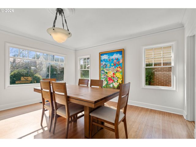 2237 Ne REGENTS Dr, Portland, OR 97212