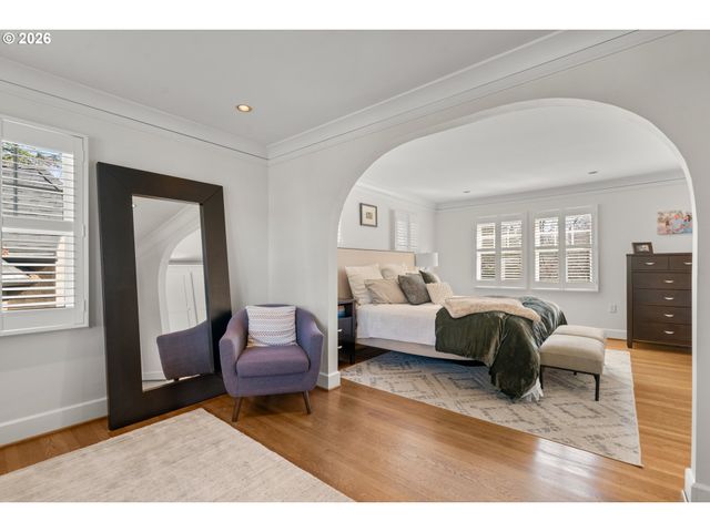 2237 Ne REGENTS Dr, Portland, OR 97212