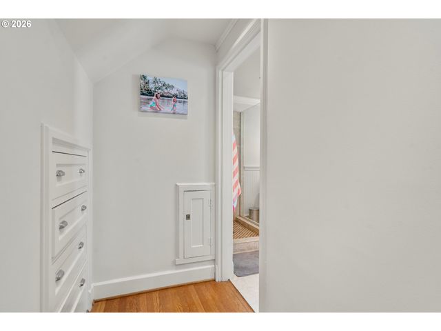 2237 Ne REGENTS Dr, Portland, OR 97212