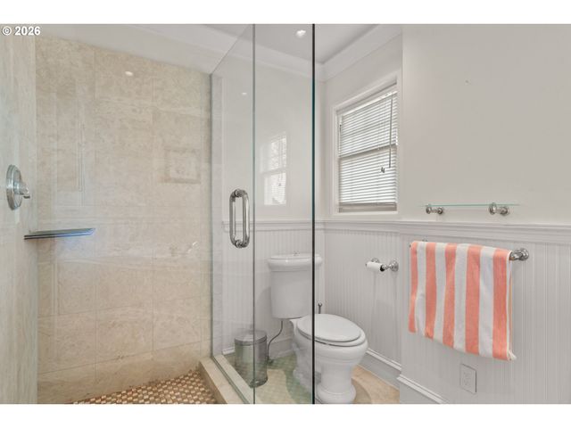 2237 Ne REGENTS Dr, Portland, OR 97212