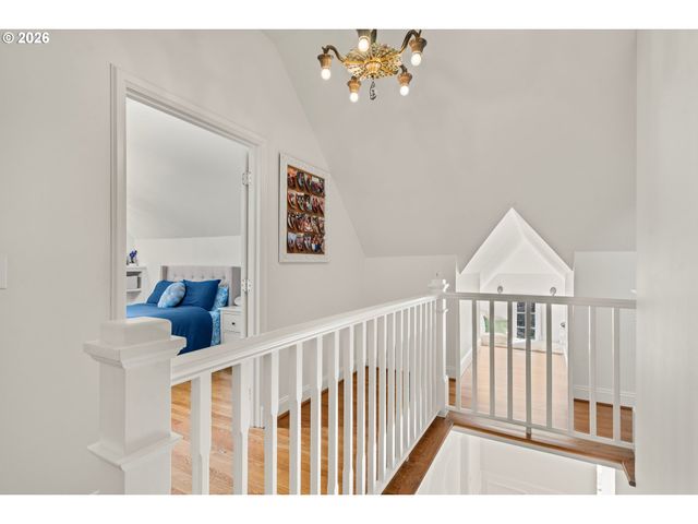 2237 Ne REGENTS Dr, Portland, OR 97212