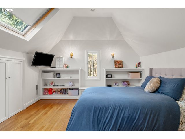 2237 Ne REGENTS Dr, Portland, OR 97212