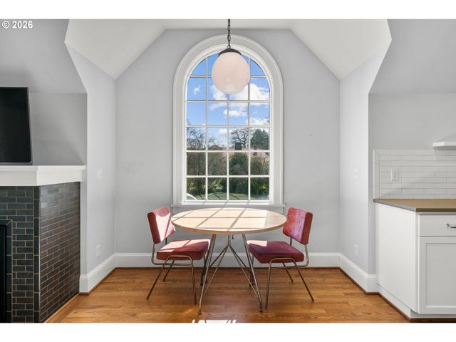 2237 Ne REGENTS Dr, Portland, OR 97212