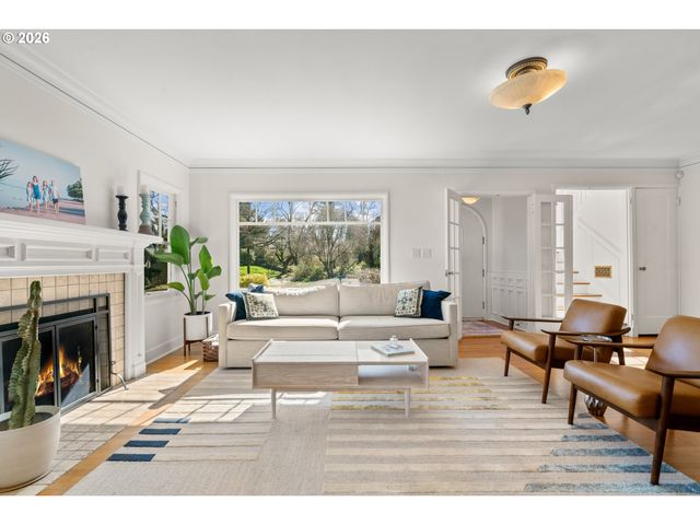 2237 Ne REGENTS Dr, Portland, OR 97212