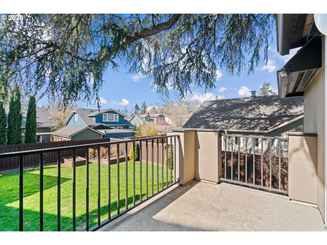 2237 Ne REGENTS Dr, Portland, OR 97212