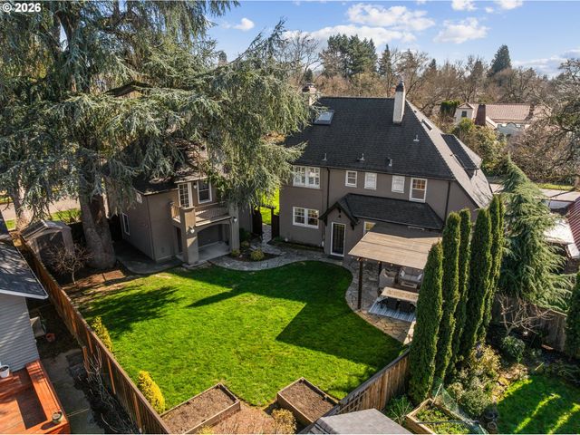 2237 Ne REGENTS Dr, Portland, OR 97212