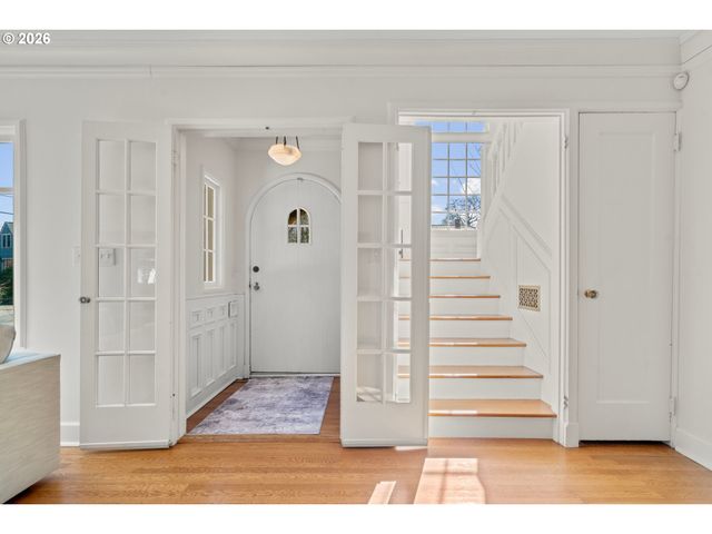 2237 Ne REGENTS Dr, Portland, OR 97212