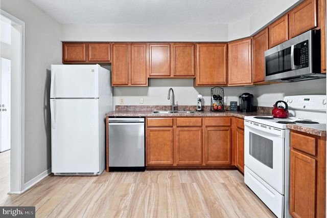 23 S MERRIMENT DR, Newark, DE 19702