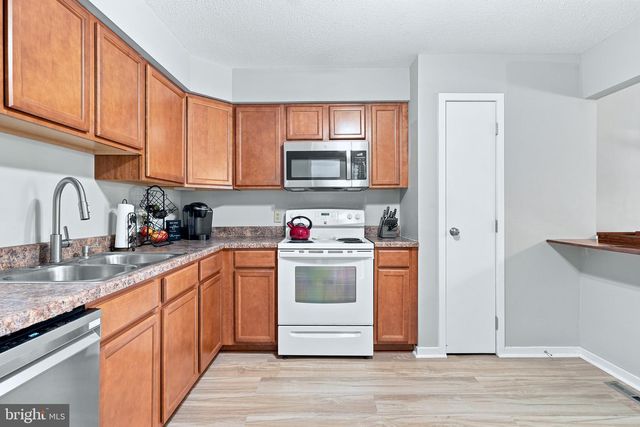23 S MERRIMENT DR, Newark, DE 19702