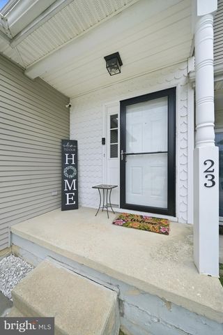 23 S MERRIMENT DR, Newark, DE 19702