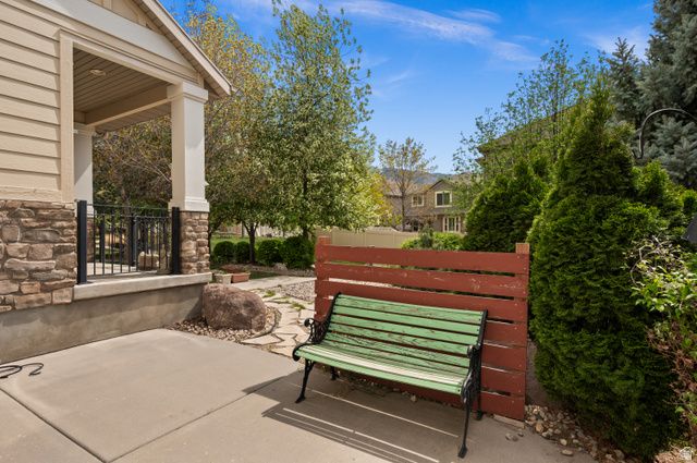 1418 E EAGLE CLIFF CT, Sandy, UT 84092
