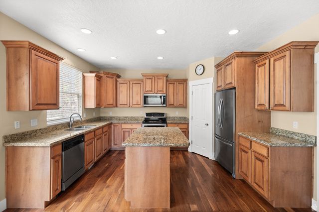 1418 E EAGLE CLIFF CT, Sandy, UT 84092