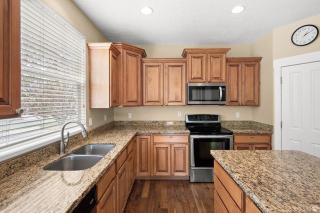 1418 E EAGLE CLIFF CT, Sandy, UT 84092