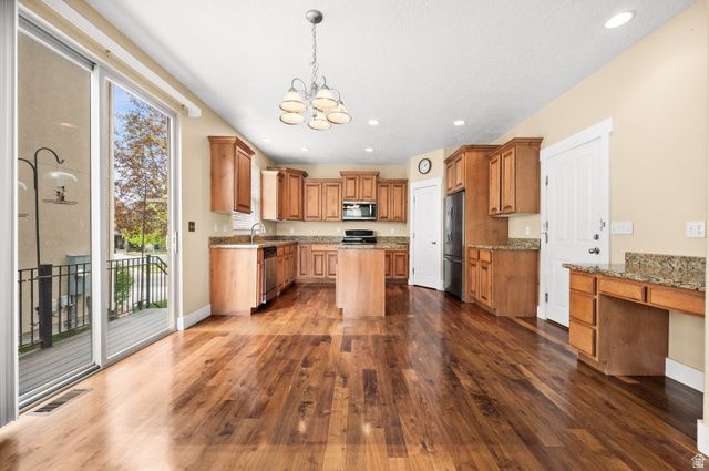 1418 E EAGLE CLIFF CT, Sandy, UT 84092
