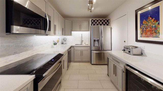 6039 Collins Ave 1223, Miami Beach, FL 33140