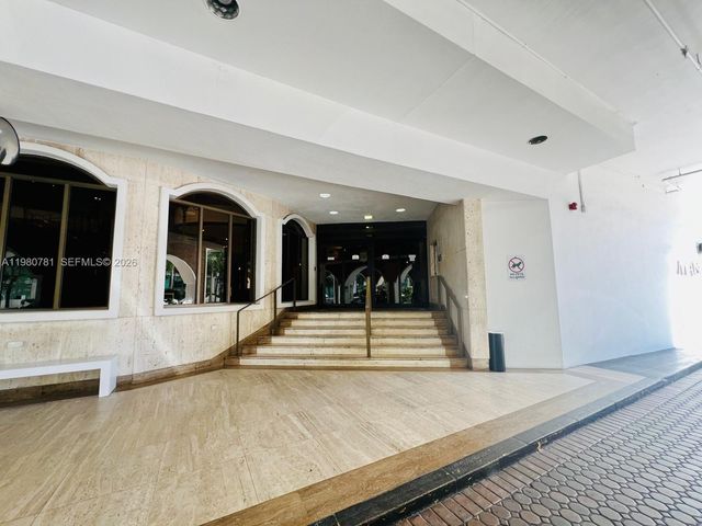 6039 Collins Ave 1223, Miami Beach, FL 33140