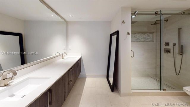 6039 Collins Ave 1223, Miami Beach, FL 33140