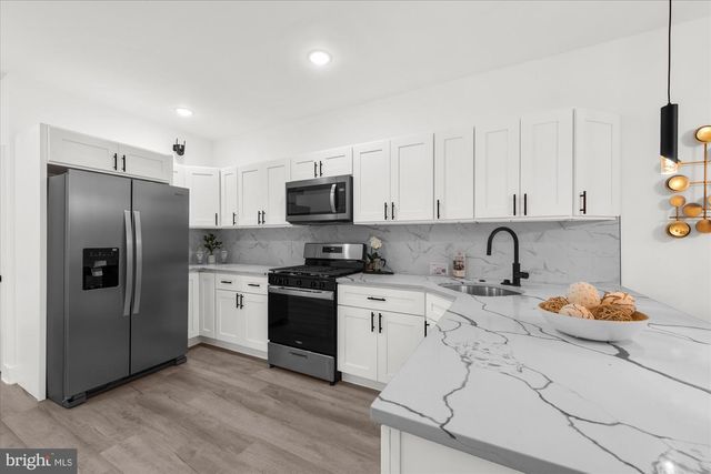 4038 GREEN ST, Philadelphia, PA 19104