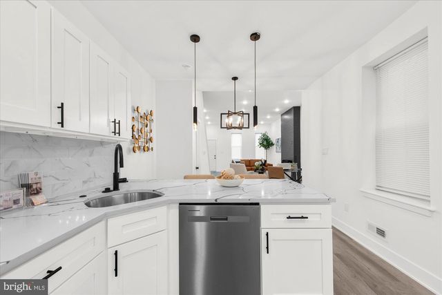 4038 GREEN ST, Philadelphia, PA 19104