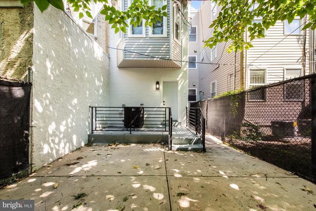 4038 GREEN ST, Philadelphia, PA 19104