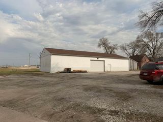 5300 River Drive, Moline, IL 61265