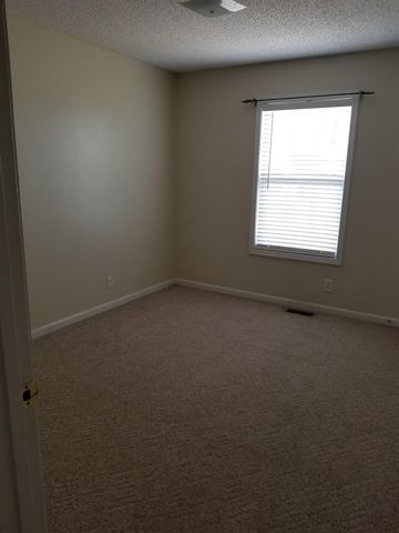 102 Josephines Ct, Oak Grove, KY 42262