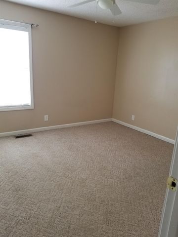 102 Josephines Ct, Oak Grove, KY 42262