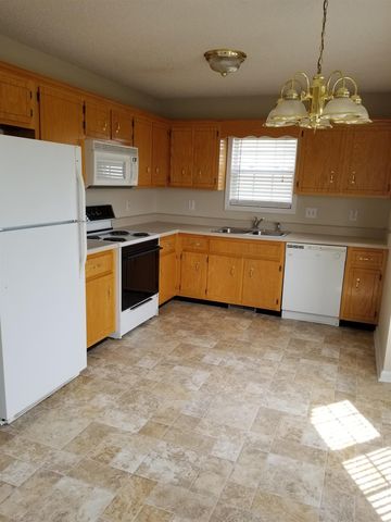 102 Josephines Ct, Oak Grove, KY 42262