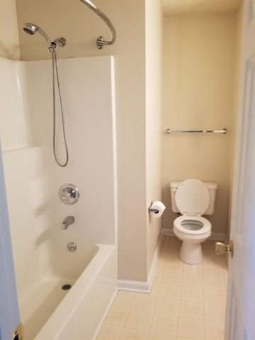 102 Josephines Ct, Oak Grove, KY 42262