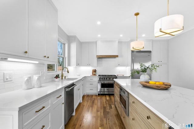 68 Figlar Avenue, Fairfield, CT 06824