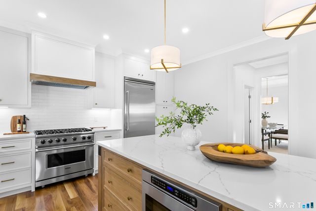 68 Figlar Avenue, Fairfield, CT 06824