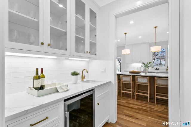 68 Figlar Avenue, Fairfield, CT 06824