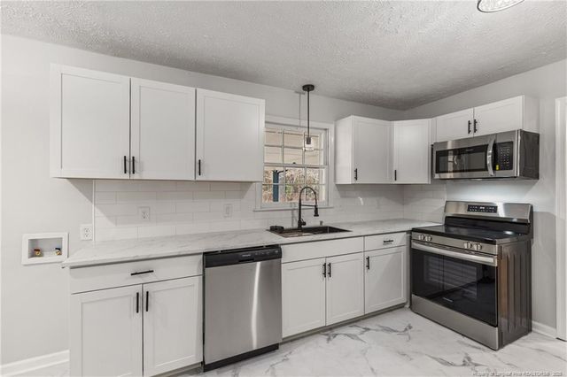 619 Bessemer Circle, Fayetteville, NC 28301