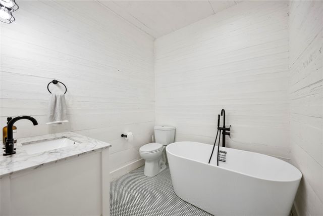 1560 Stainback Road, Red Oak, TX 75154