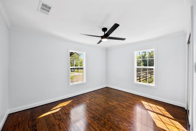 1560 Stainback Road, Red Oak, TX 75154