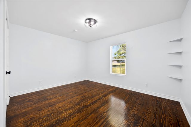 1560 Stainback Road, Red Oak, TX 75154