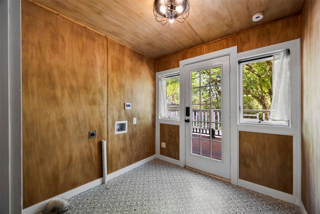 1560 Stainback Road, Red Oak, TX 75154