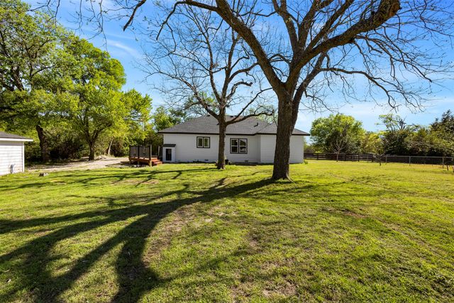 1560 Stainback Road, Red Oak, TX 75154