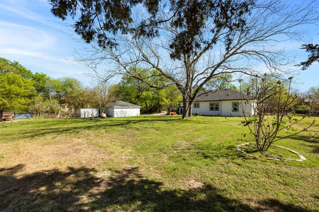 1560 Stainback Road, Red Oak, TX 75154