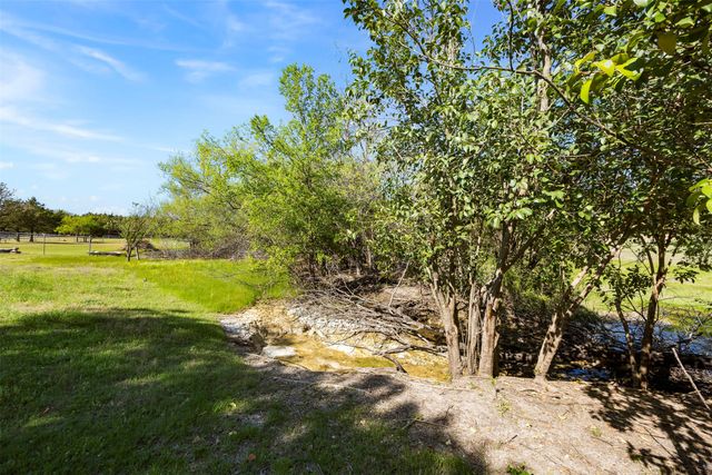 1560 Stainback Road, Red Oak, TX 75154
